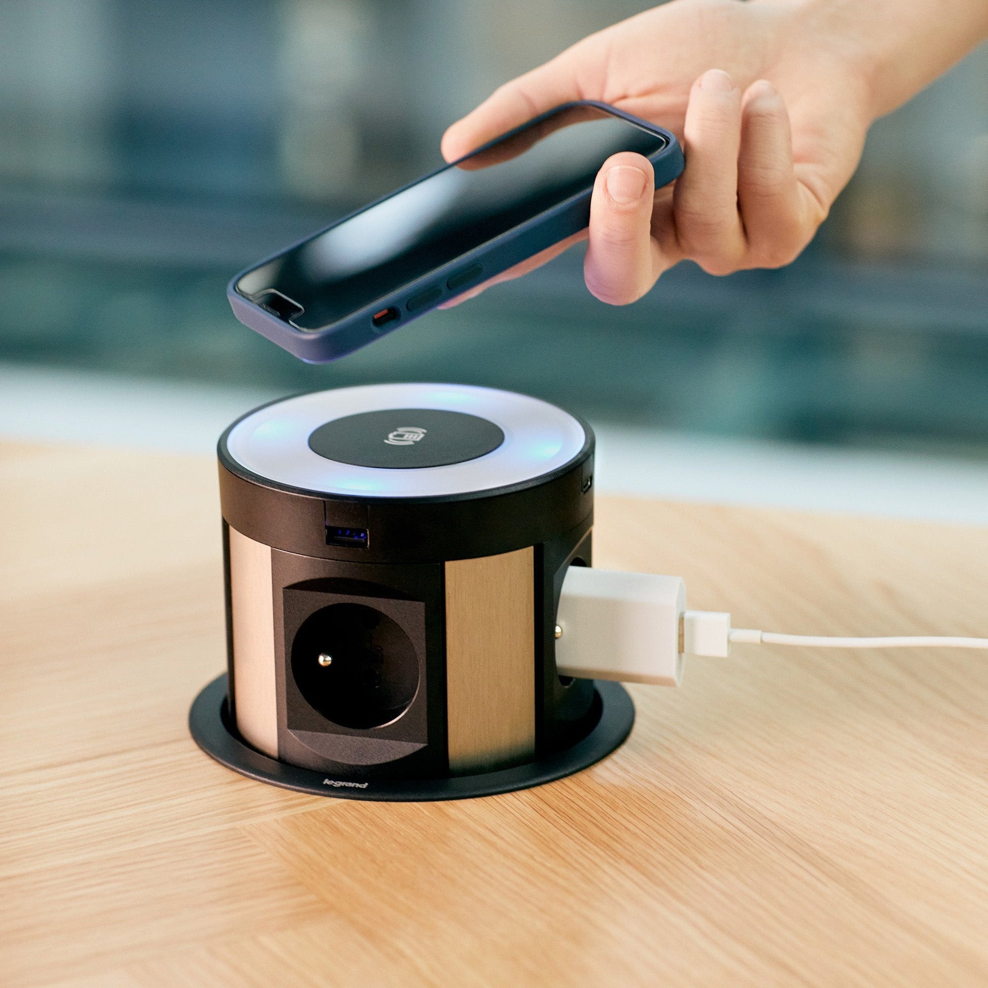 Incara Tower 120 Ø121mm à encastrer dans mobilier avec 4 prises 2P+T ,