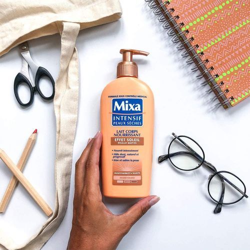 MIXA Intensif Peaux Sèches Lait Corps Nourrissant Effet Soleil Autobronzant 250 ml