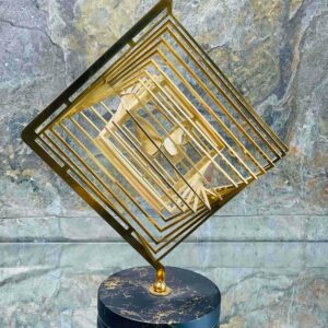 Statue Géométrique en Métal