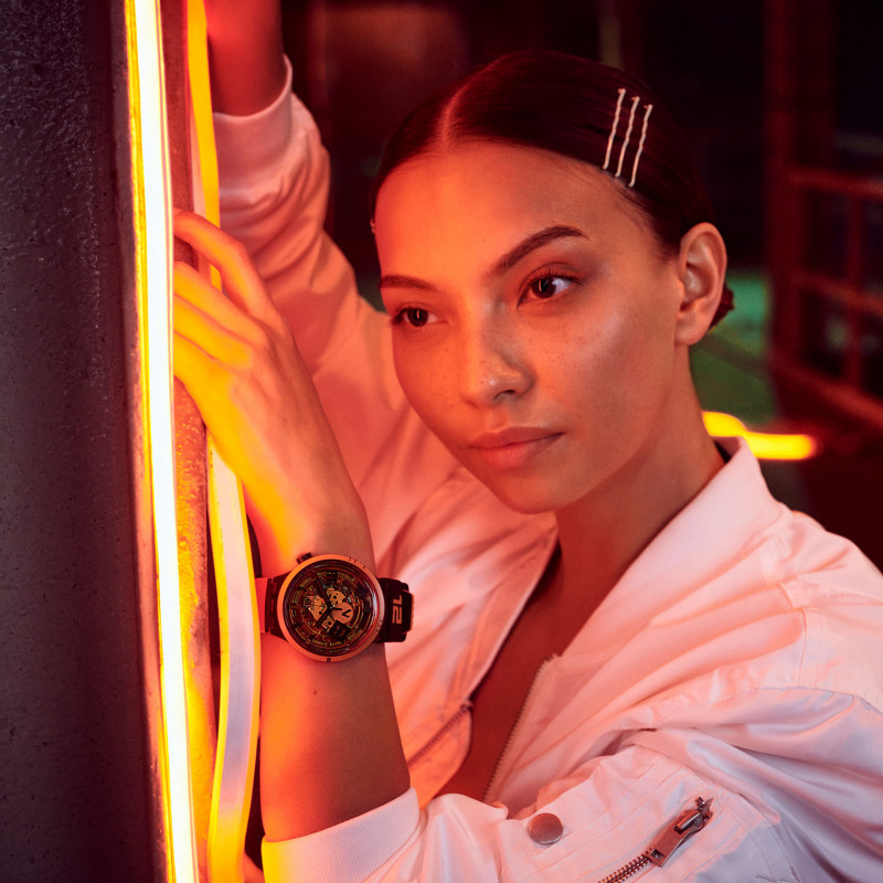 montre-mixte-swatch-oops-sb01b127 (2)