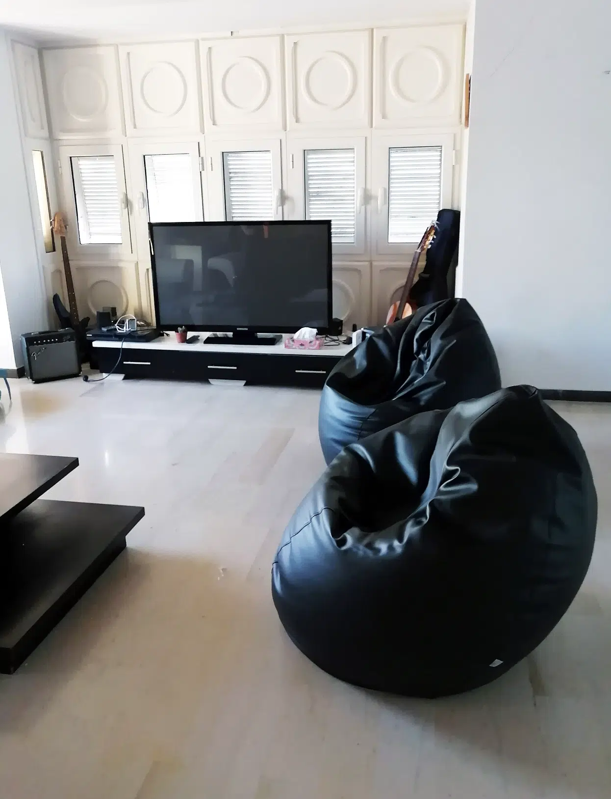 POUF POIRE SIMILICUIR NOIR